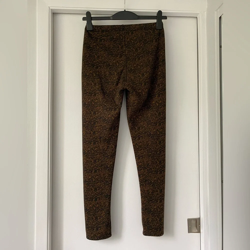 Leopard Leggings, Size M - Picture 2 of 9